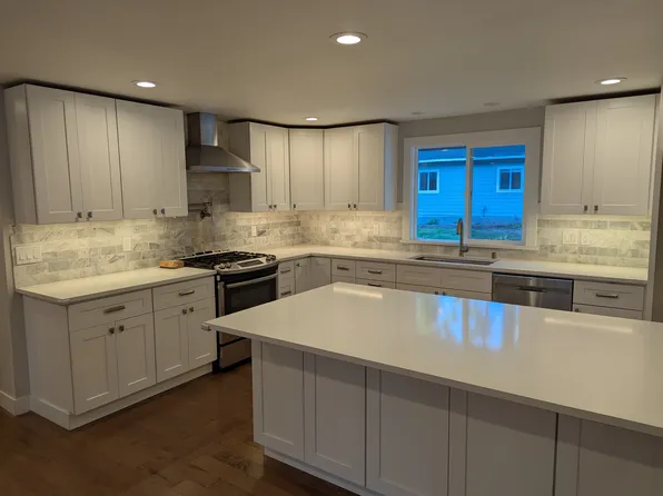 12812 NE 73rd St, Kirkland, WA 98033