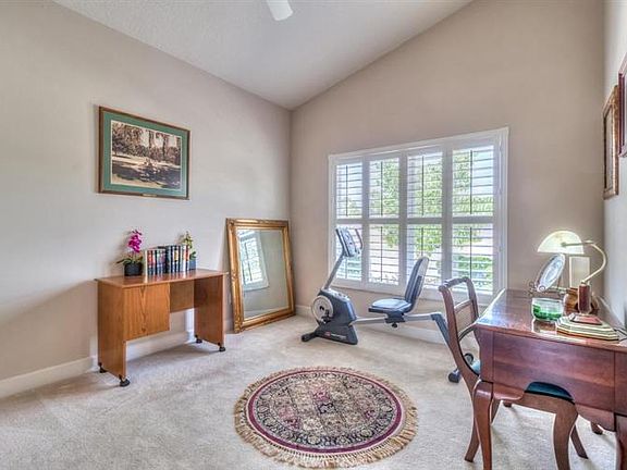 3rd image of 1108 Hartbourne Ln