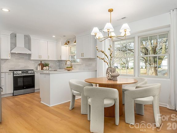 5th image of 5113 Seacroft Rd