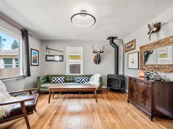 1306 NE 8th St, Bend, OR 97701