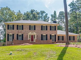 802 Carlisle Club Dr, Stone Mountain, GA 30083