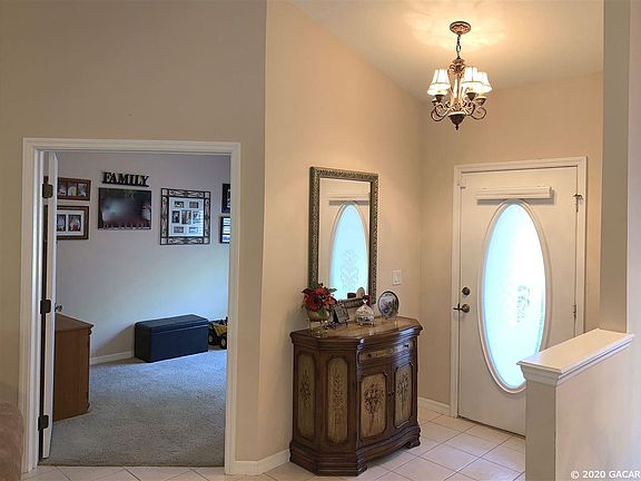 5th image of 306 NE 10th Pl