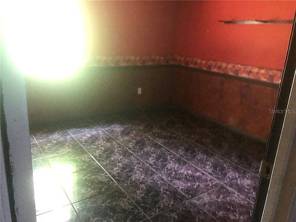5th image of 240 E Cedarwood Cir