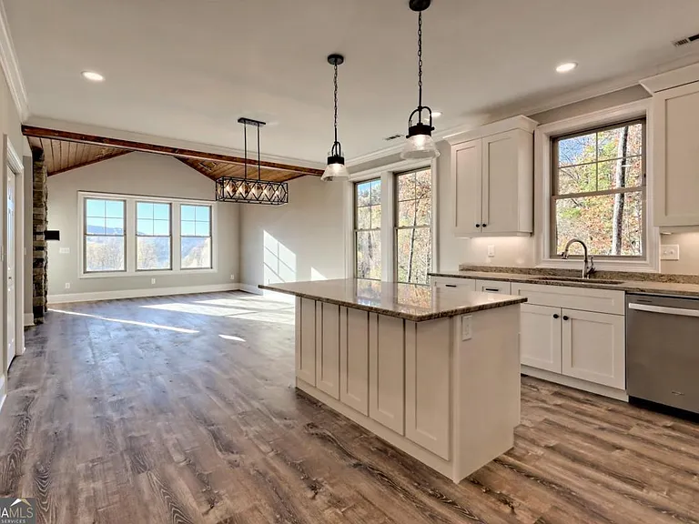 76 Hatch Dr — Photo 25