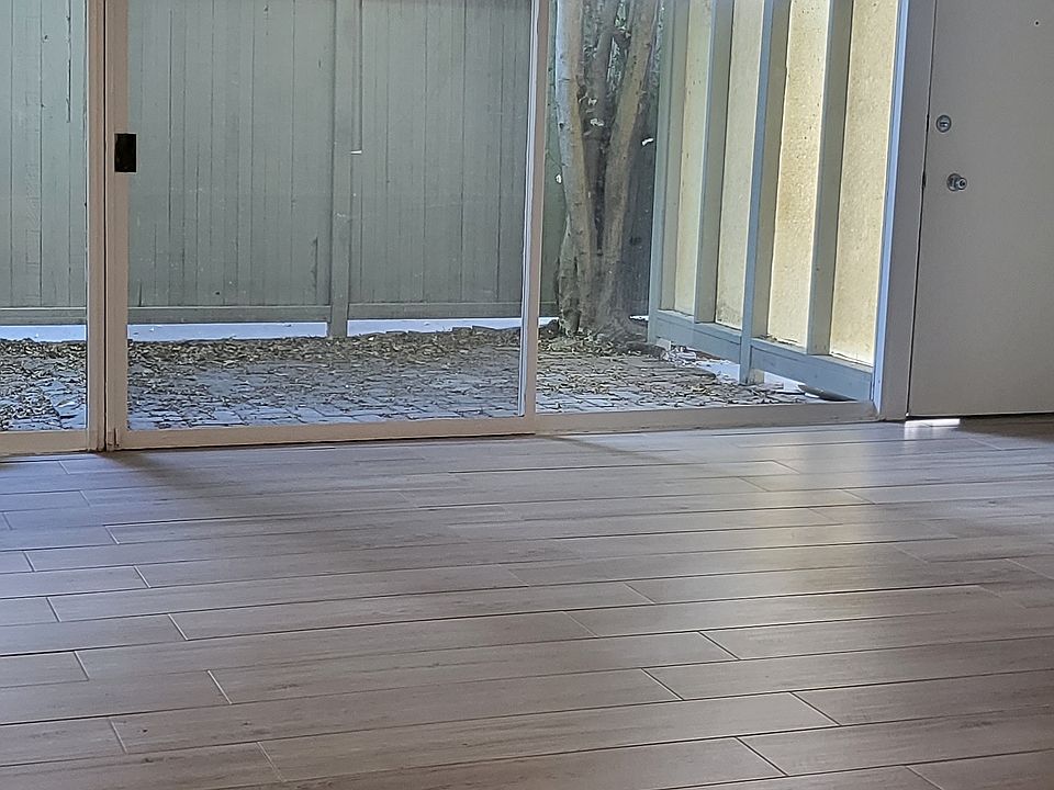 1st image of 312 S Elm Dr APT 8