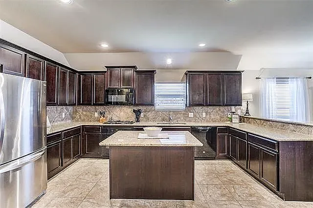 10104 Horseshoe Ln — Photo 8