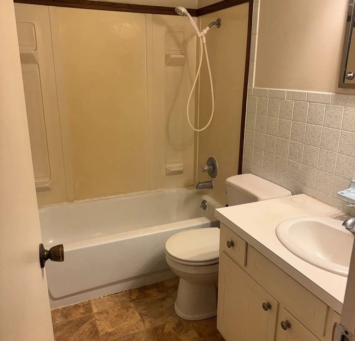 1 bed, 1.0 bath, $500 — Photo 4