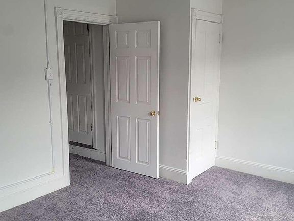 4th image of 537 Olive St