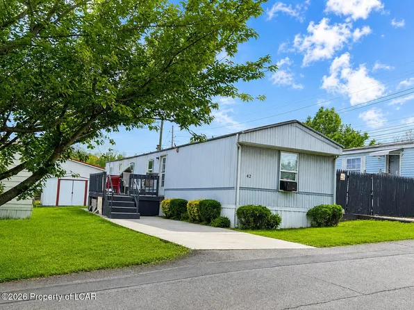 42 Sans Souci Trailer Park, Hanover Township, PA 18706