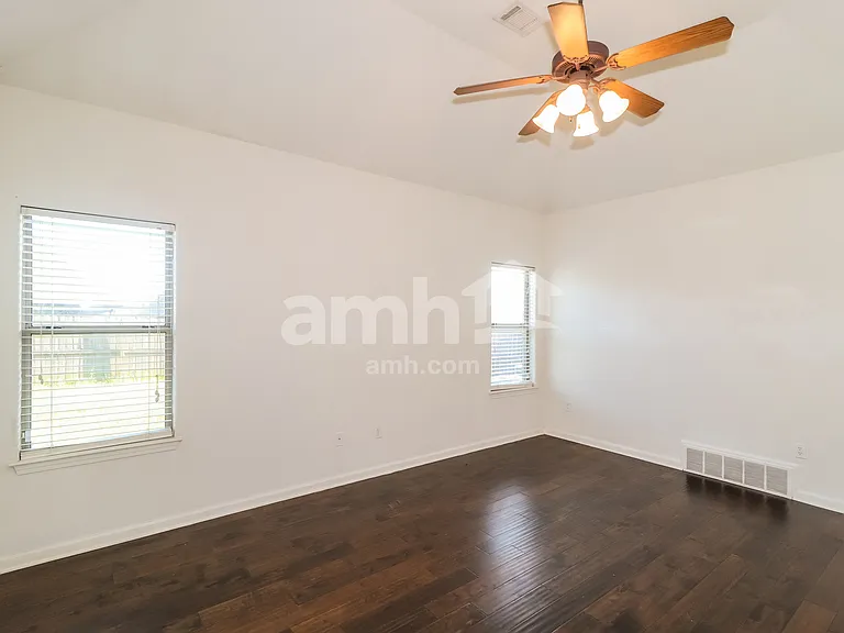 440 Green Willow Cv — Photo 10