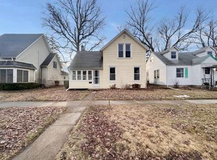 812 Garfield St, Hobart, IN 46342