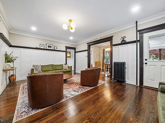 5th image of 12 Rosedale Ave