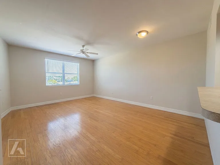North Pointe Place — Photo 10