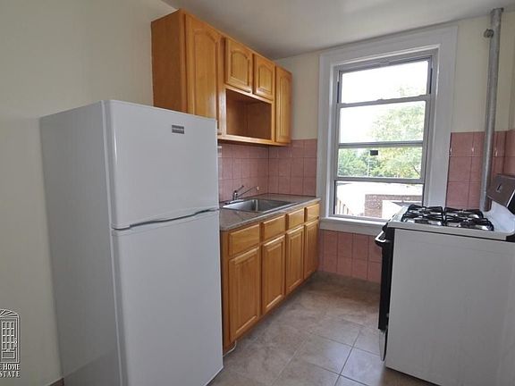 3rd image of 39-04 44th St #2
