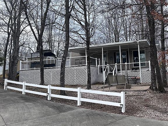 3rd image of 108 Laurelwood Ln