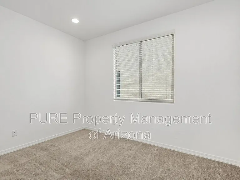 5177 N 87th Dr — Photo 22