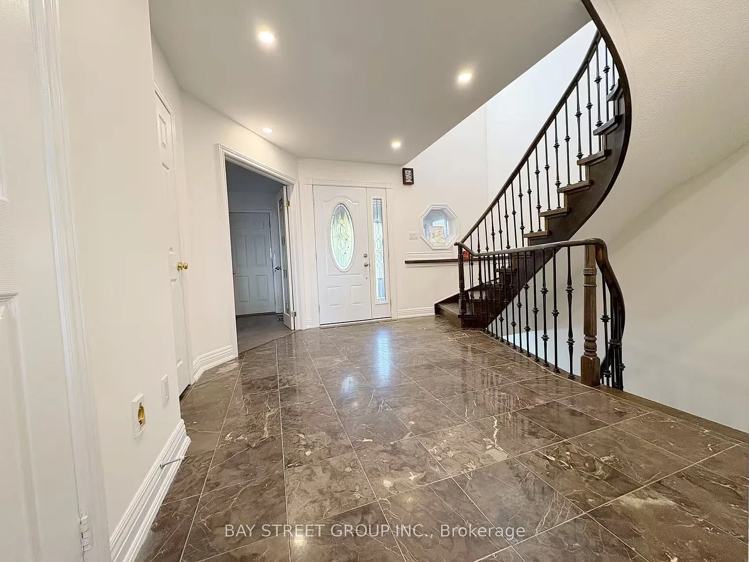 6 bed, $4,200 — Photo 2