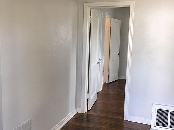 3rd image of 707 N Dodgion St