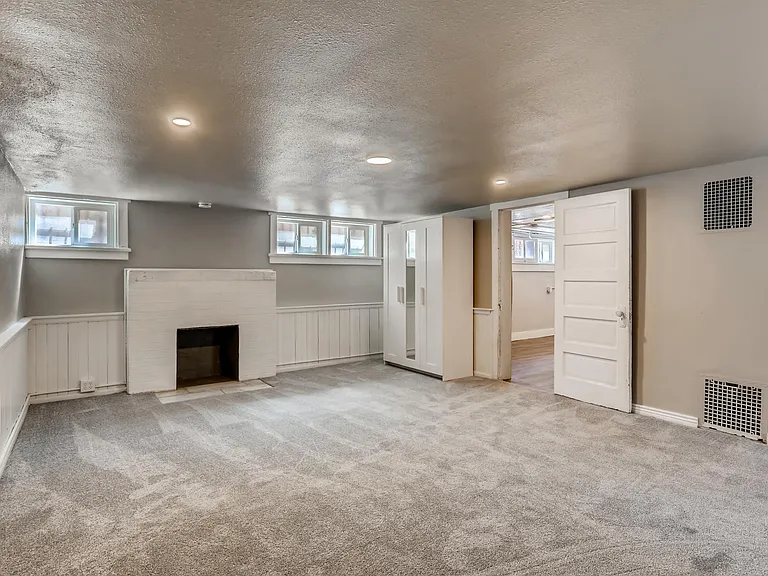 945 N Harrison St — Photo 16