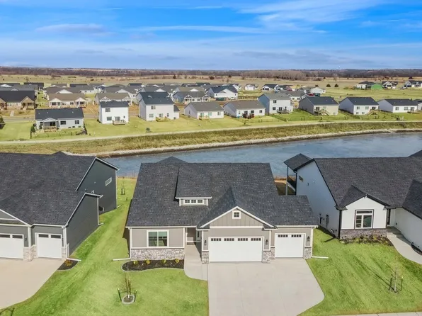 9831 Watermeadow Cir, Johnston, IA 50131