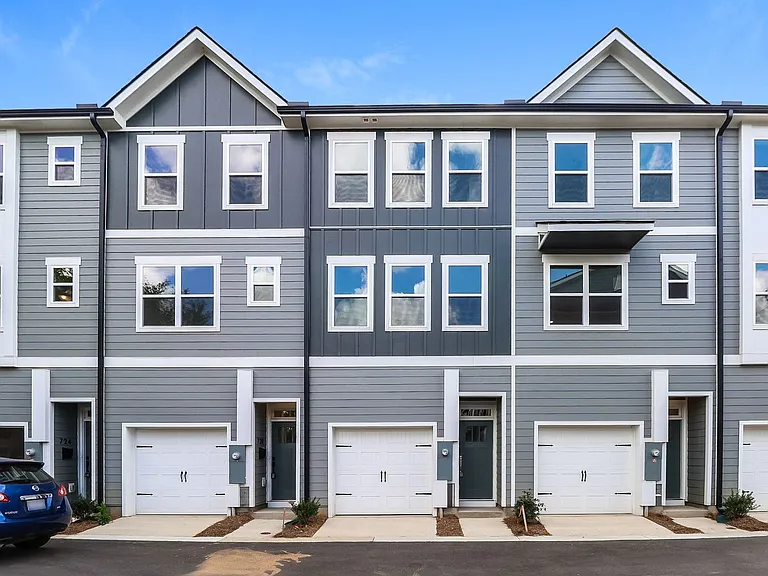 716 Drakeford Ct — Photo 14