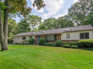 12 Arosa Ct, Greenlawn, NY 11740
