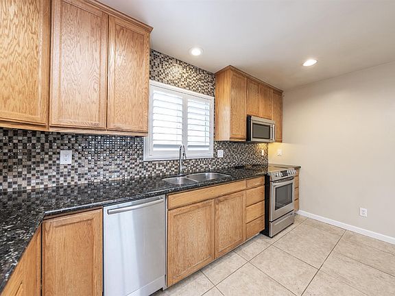 5th image of 203-205 E Grangeville Blvd