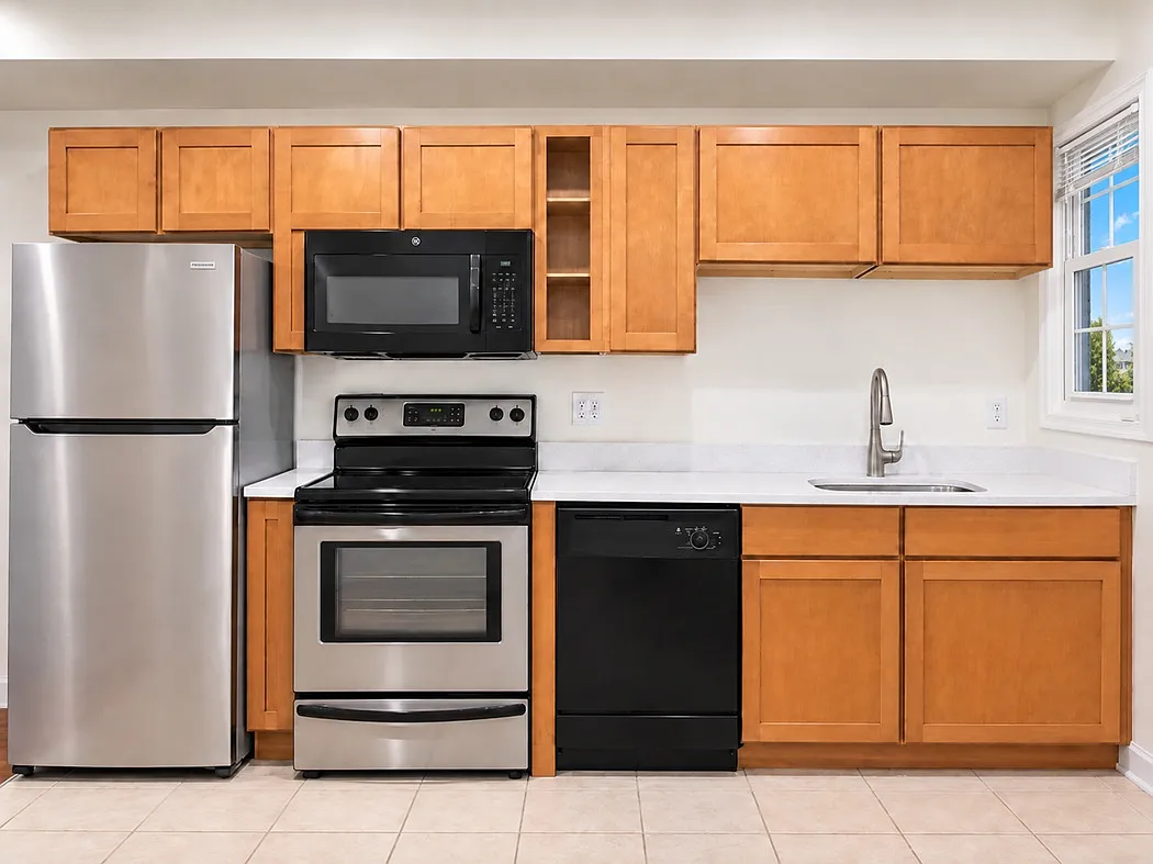 2 bed, 950 sqft, $2,197 — Photo 2