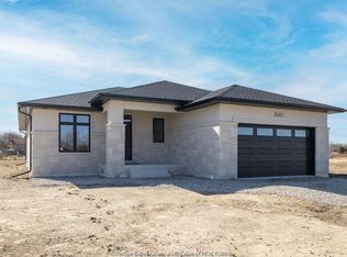 3685 Farrow Ave, Windsor, ON N9E 0A6