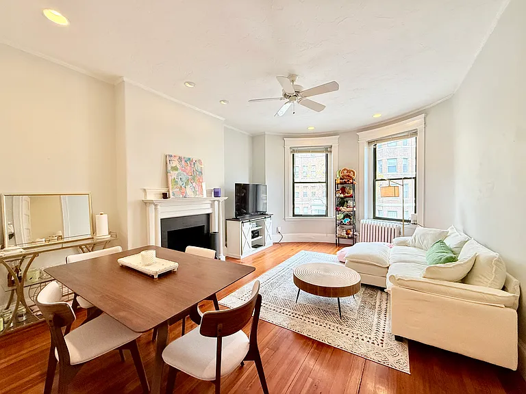 30 Peterborough St #29 — Photo 2