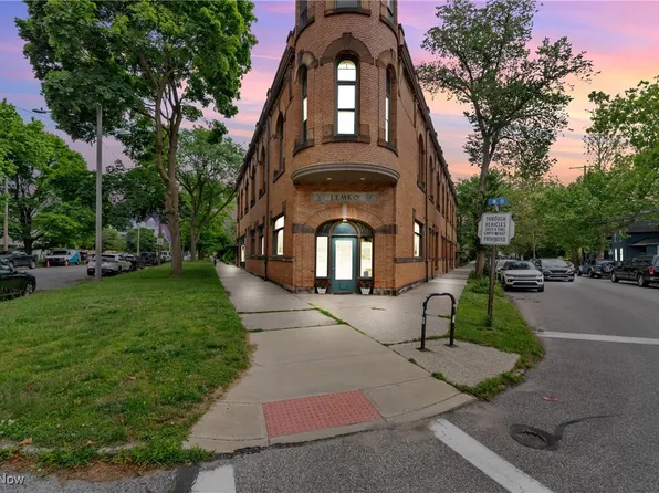 2337 W 11th St APT 10, Cleveland, OH 44113