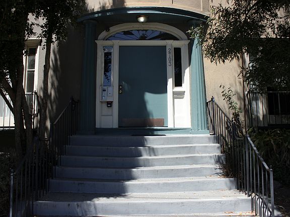 2nd image of 2703 Stuart St APT 2
