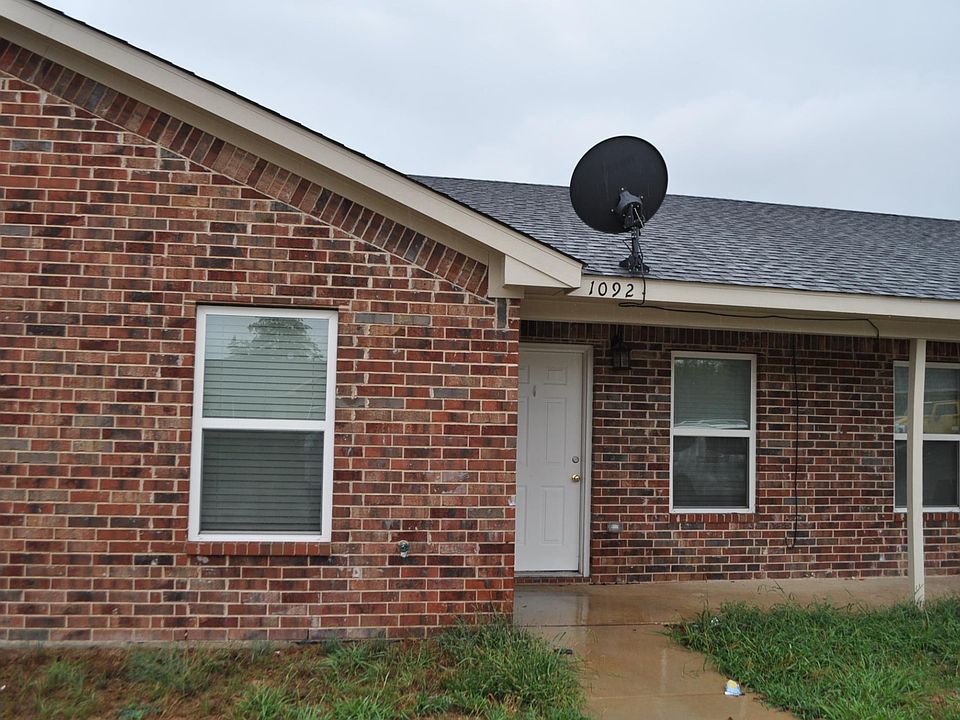 1st image of 1092 Memory Ln #1092