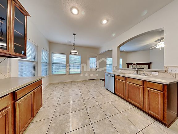 4th image of 1413 Kingfisher Dr