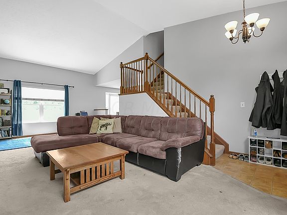 5th image of 2611 Admiral Dr