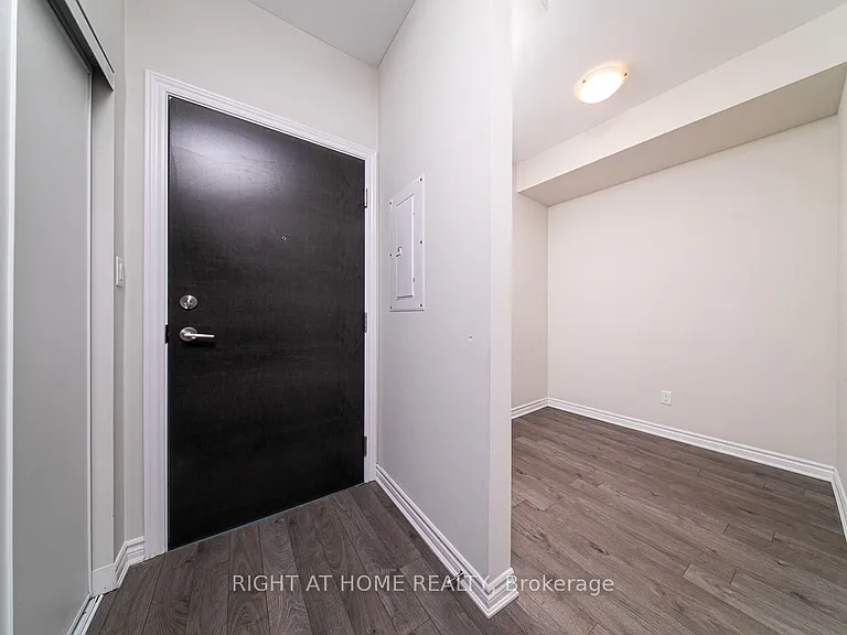 150 Oak Park Blvd #204 — Photo 4
