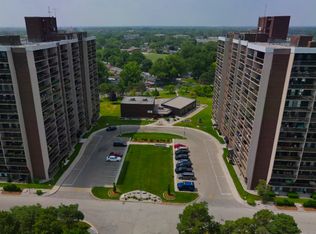 9099 Riverside Dr E #513E, Windsor, ON N8S4R1