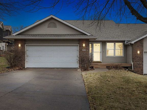 3rd image of 280 E Dovetail Dr