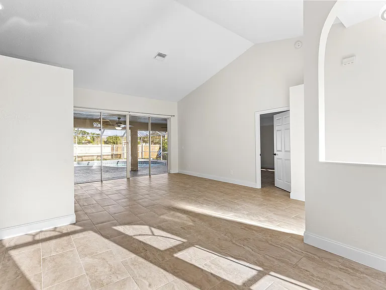 2141 SW Bayshore Blvd — Photo 7