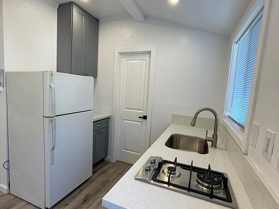 5th image of 5552 Norwich Ave