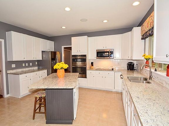 3rd image of 15024 Hunter Ct