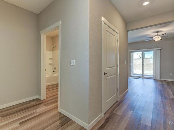 4th image of 2085 Park Place