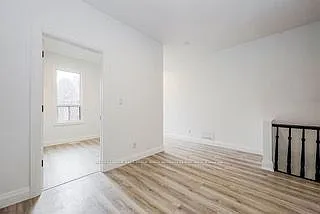 288 Markham St #UPPER 2ND FLOOR — Photo 10