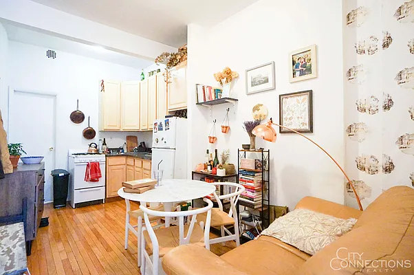 Rented by City Connections Realty | media 28