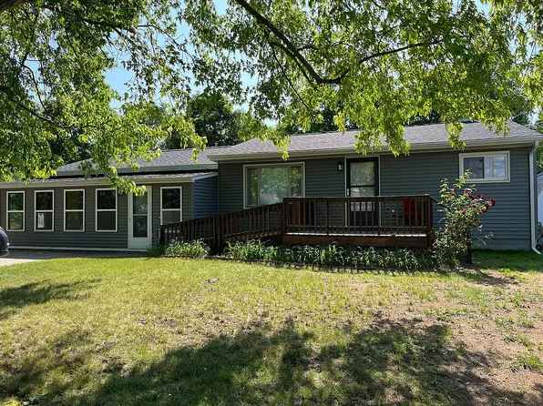 1159 102nd Ave, Plainwell, MI 49080