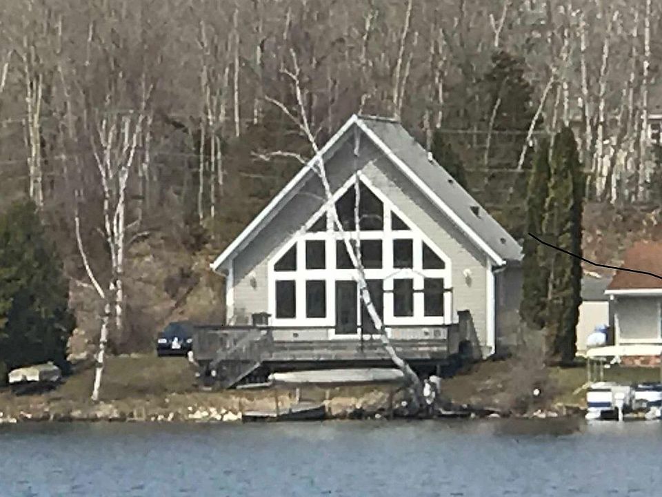 1st image of W910 Birchwood Dr