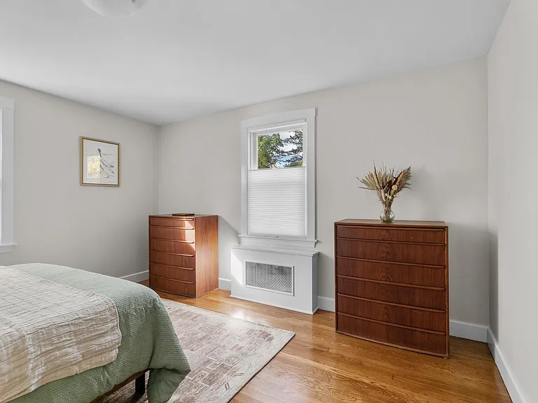 72 Kane Ave — Photo 18