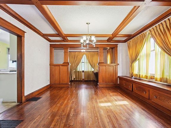5th image of 3927 College Ave