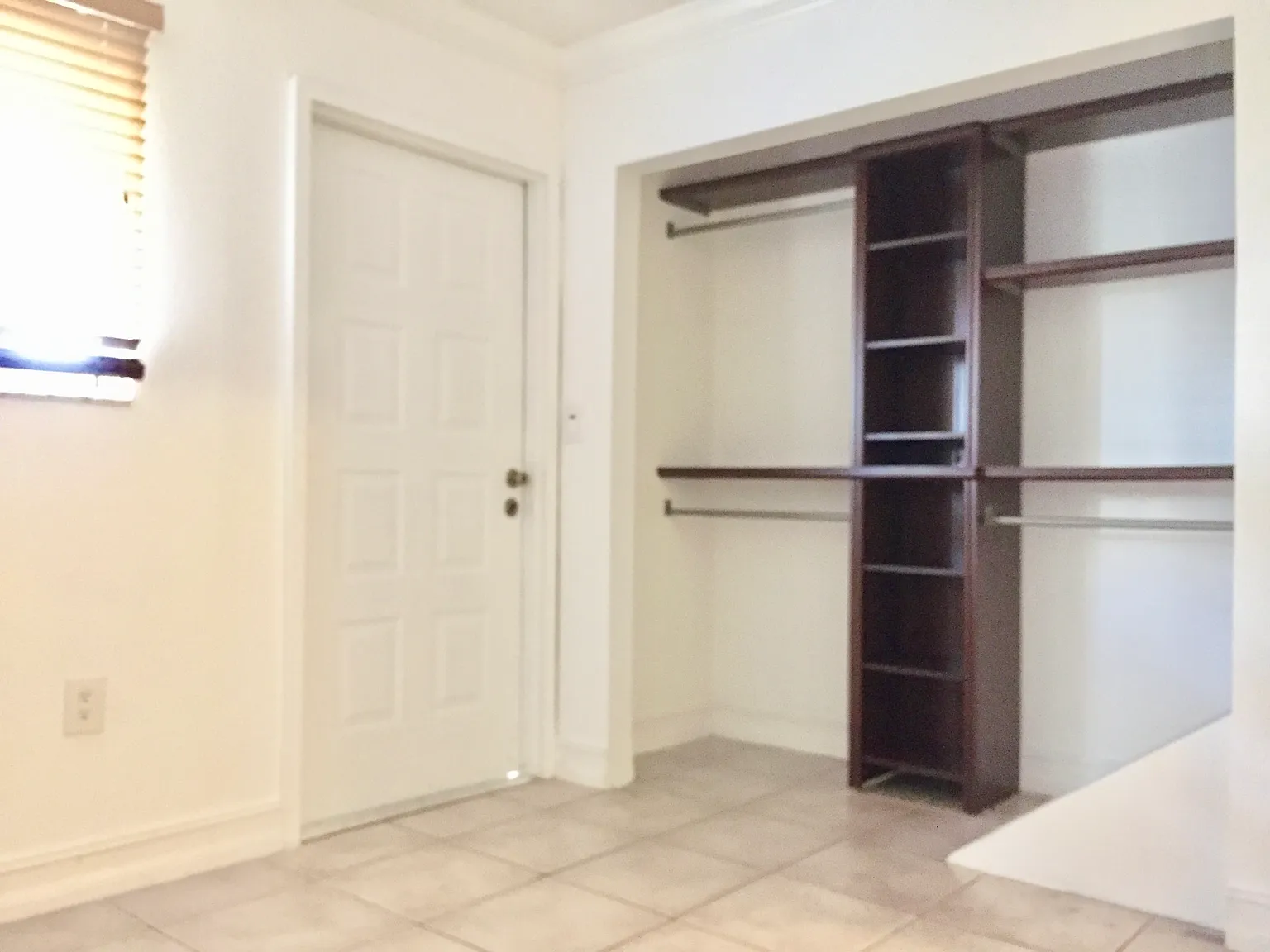 2 bed, 1000 sqft, $2,400 — Photo 3