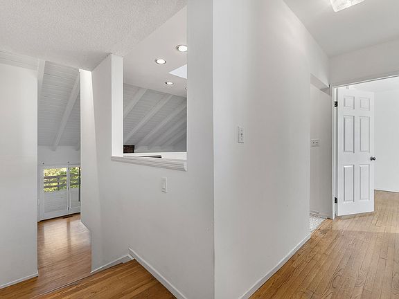 2nd image of 612 Marie Ave